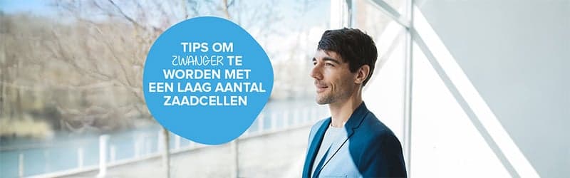 Man die hoopvol kijkt Man die hoopvol kijkt