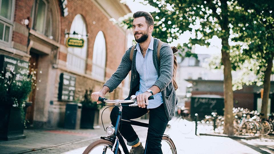 Donneur de sperme avec identité révélée de Cryos sur un vélo Donneur de sperme avec identité révélée de Cryos sur un vélo