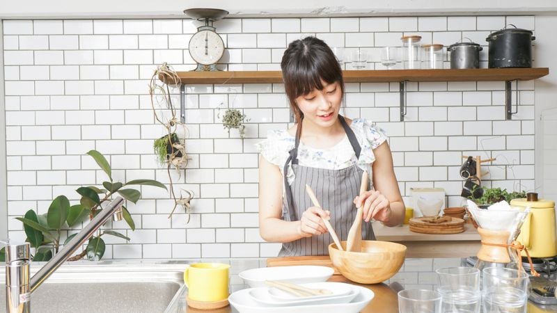 思考自己生育能力和卵子问题的女性