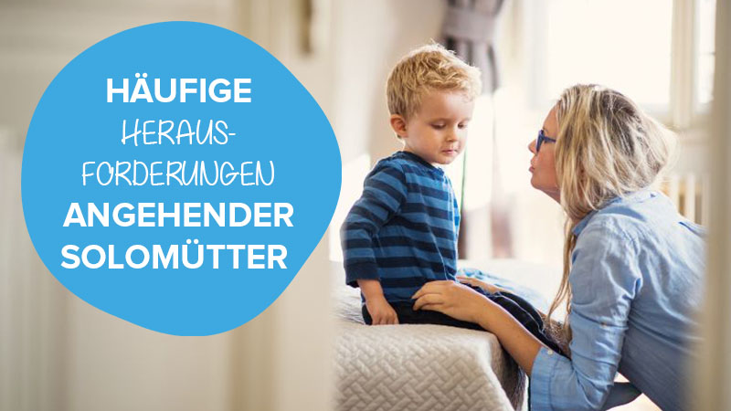 Solomutter spricht mit ihrem Kind
