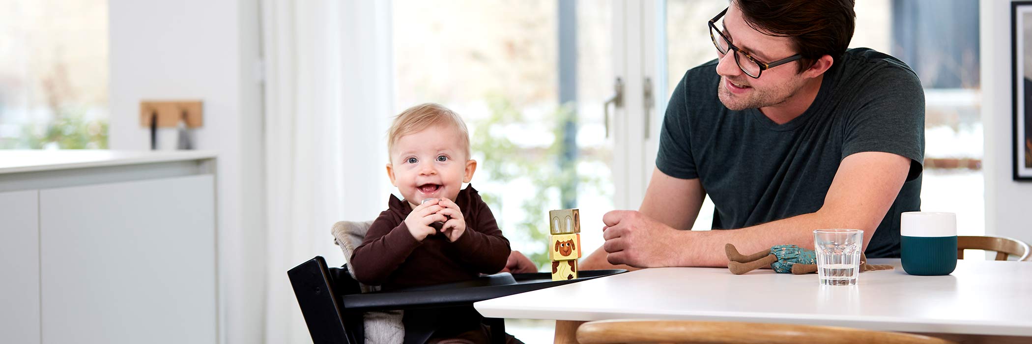 Vater mit einem aus einer Spendereizelle von Cryos hervorgegangenen Kind Vater mit einem aus einer Spendereizelle von Cryos hervorgegangenen Kind