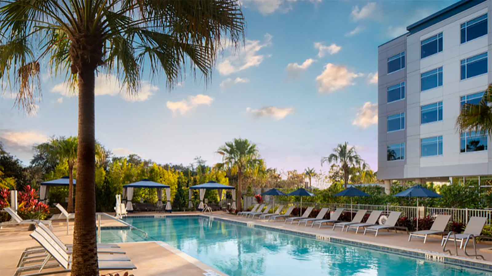 Celeste Hotel Orlando pool area