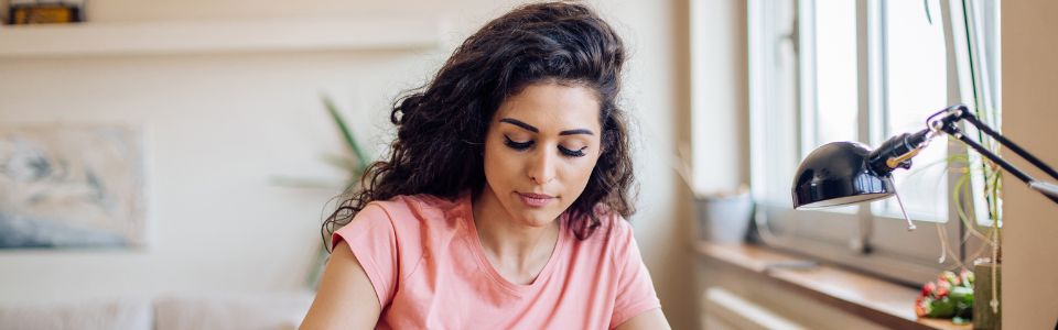 Egg donor working on her donor profile