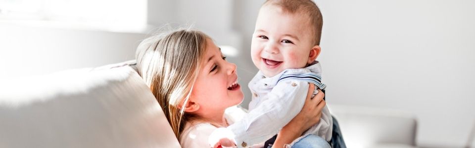 Twee kinderen die zijn verwekt met donorsperma