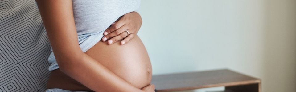 Una futura mamma di un bambino concepito con l'aiuto di un donatore