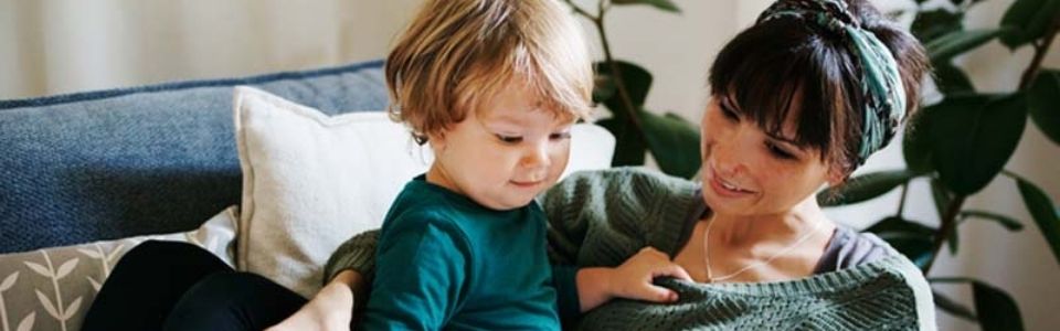 Una mamma legge per il figlio concepito con l'aiuto di un donatore