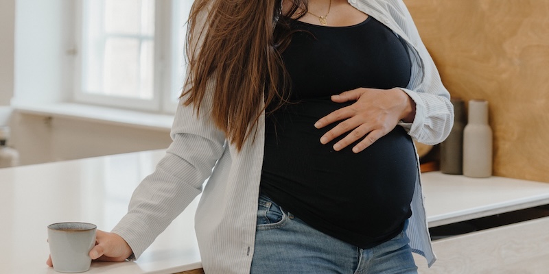 Woman pregnant with help from sperm donor Woman pregnant with help from sperm donor