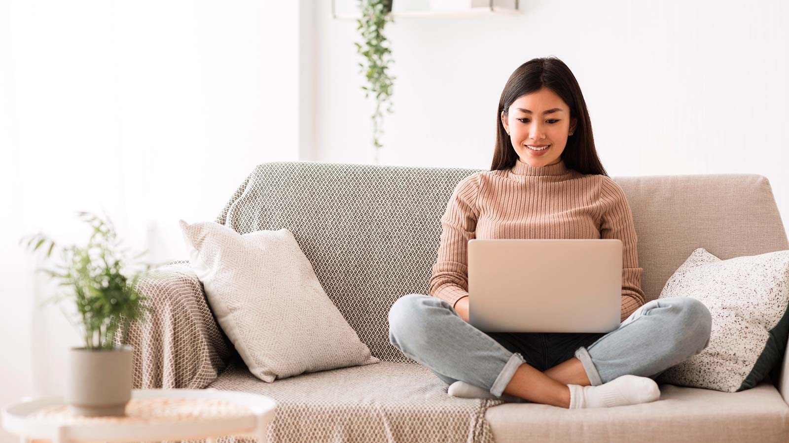 Fertility preservation and egg freezing with Cryos International