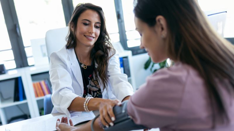 Doctor and egg donor