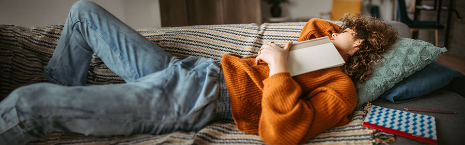 Egg donor sleeping on the couch Egg donor sleeping on the couch